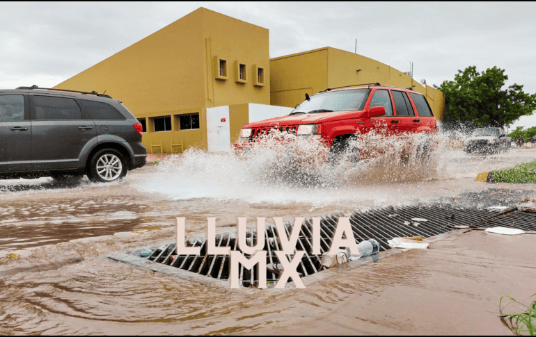 Las lluvias puntuales fuertes a intensas podrían reducir la visibilidad en tramos carreteros, incrementar los niveles de ríos y arroyos, y generar encharcamientos, deslaves e inundaciones. EFE / ARCHIVO