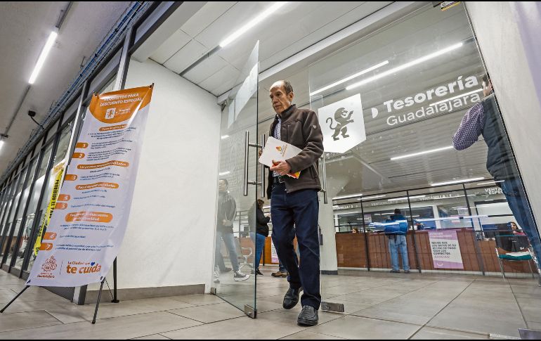 Adultos mayores, personas con discapacidad, jefas de familia y cuidadores podrán recibir descuentos que irían del 50% al 80% en sus pagos del impuesto predial. EL INFORMADOR/A. Navarro