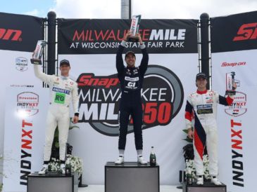 En un inicio, Salvador demostró determinación y rapidez arriba de su monoplaza #27 Grupo Indi- Red Cola - Z motors. ESPECIAL