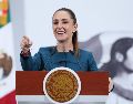 La presidenta de Mexico, Claudia Sheinbaum, habla durante una rueda de prensa este lunes, en el Palacio Nacional de la Ciudad de Mexico. EFE/ M. Guzmán