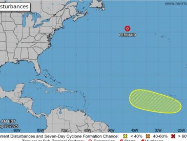 De acuerdo con el organismo, durante la mañana del jueves el centro de Fernand se localizaba aproximadamente a 1.020 km de Canadá. EFE