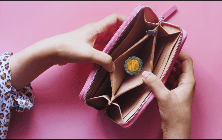 las deudas derivadas de las tarjetas de crédito son las que más afectan el estrés al tener la tasa de interés más alta. ESPECIAL / CANVA