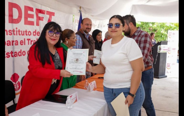IDEFT entregó constancias a 80 personas que concluyeron cursos de capacitación en el plantel Tlaquepaque. CORTESÍA
