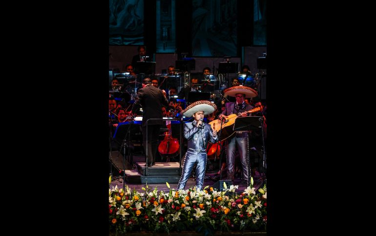 La velada, dedicada a la Época Dorada del cine y la música mexicana, transformó el recinto en un viaje sonoro que rindió homenaje a figuras como Pedro Infante, Jorge Negrete, Javier Solís, Cuco Sánchez y Miguel Aceves Mejía. EL INFORMADOR / A. Navarro