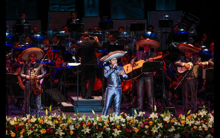 La velada, dedicada a la Época Dorada del cine y la música mexicana, transformó el recinto en un viaje sonoro que rindió homenaje a figuras como Pedro Infante, Jorge Negrete, Javier Solís, Cuco Sánchez y Miguel Aceves Mejía. EL INFORMADOR / A. Navarro