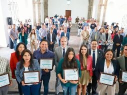 Beneficiarios del programa “Crece tu Negocio al Estilo Jalisco” reciben constancias en municipios del interior. ESPECIAL