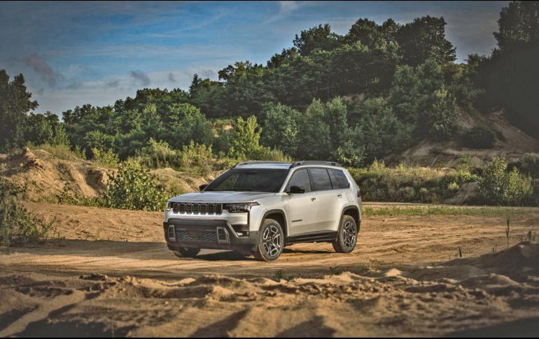 Esta versión está impulsada por un motor híbrido de 210 HP. ESPECIAL