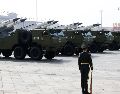 Vehículos blindados portan misiles hipersónicos YJ-15 en el desfile conmemorativo del 80 aniversario del fin de la Segunda Guerra Mundial. EFE/A. Martínez