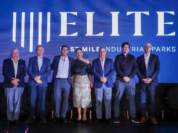 Sergio O’ Farril González, Ernesto Sánchez Proal, Sergio O’ Farril, Lorena Martínez, Luis Montes De Oca, Bruno Martínez y Antonio Gómez Tenorio en el aniversario de Elite Last Mile Industrial Parks . GENTE BIEN JALISCO / Revista del 5 de septiembre 2025