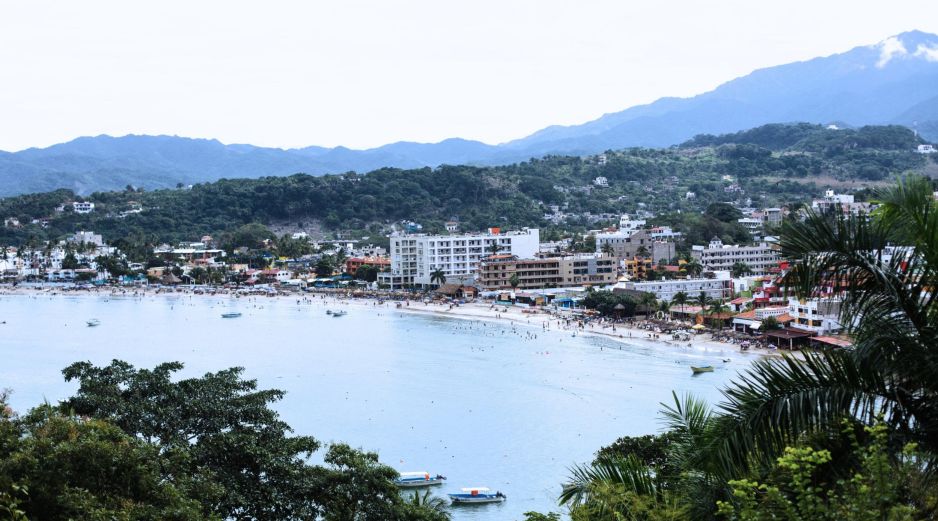 Este destino de playa se localiza en el municipio de Compostela, en el vecino estado de Nayarit, y es reconocido por sus aguas tranquilas. ESPECIAL / CANVA