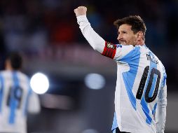 Messi fue conmovido hasta las lágrimas entre demostraciones de amor constante del público y la compañía de su familia. EFE/ J. Roncoroni.