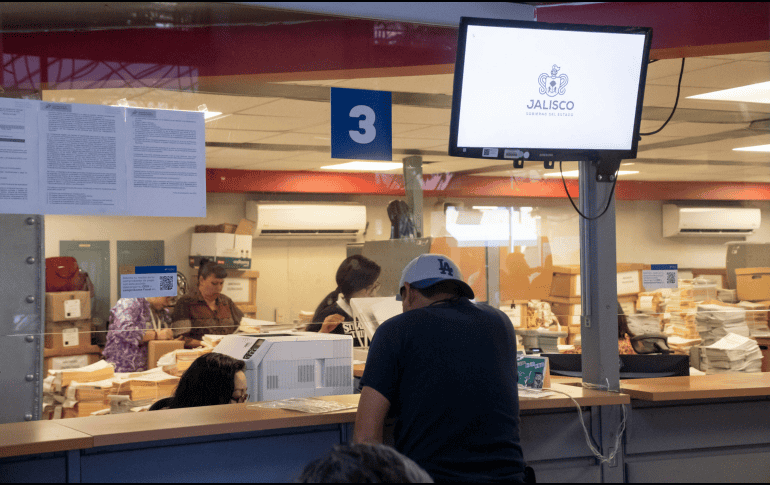 El canje de placas en el estado se lleva a cabo de forma escalonada, siguiendo un calendario emitido por las autoridades. ESPECIAL/Gobierno de Jalisco