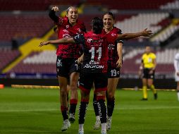 El Estadio Jalisco fue testigo de una goleada que dejó en evidencia a Querétaro Femenil, un equipo que apenas mostró resistencia y terminó humillado 6-2 por el Atlas en la Jornada 10 del Apertura 2025. IMAGO7