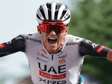 El ciclista de UAE Emirates-XRGen superó los 196 kilómetros en la región Toscana, Italia. ESPECIAL/X @TeamEmiratesUAE