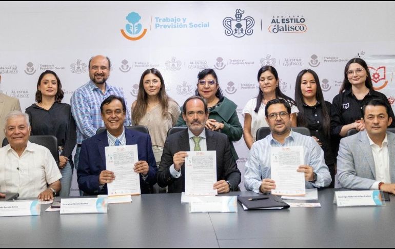 Cosío Gaona detalló que, en coordinación con el IDEFT, el Servicio Nacional de Empleo destinará recursos para capacitar a más de tres mil personas en artes y oficios en distintas regiones de Jalisco, impulsando la empleabilidad y el desarrollo del capital humano. CORTESÍA