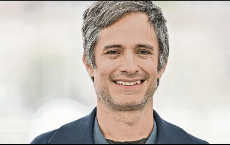 El actor mexicano posa durante la sesión fotográfica de la película “Amores Perros”, en la edición 2025 del Festival de Cine de Cannes. AFP