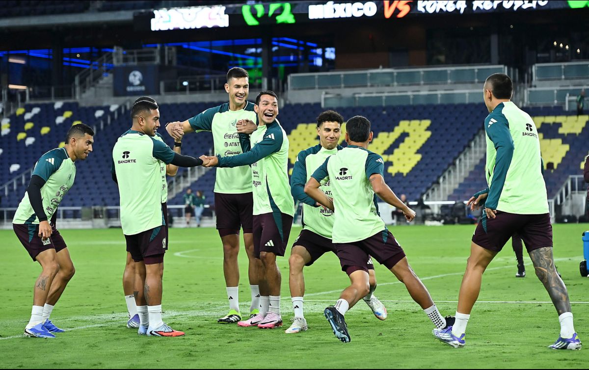 Entrenamiento de México dentro del Mextour previo al partido frente a los Tigres de Oriente en el estadio Geodis. IMAGO7/E. Espinosa