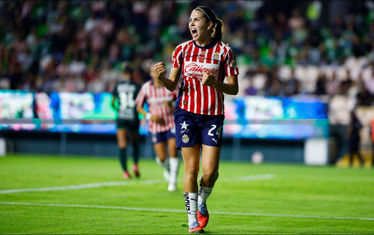 El poder ofensivo de Chivas Femenil de cara al Clásico Nacional recae casi por completo en los botines de Alicia Cervantes. IMAGO7.