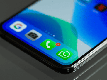 La función "Restringir a un contacto" no corta por completo la comunicación, sino que se activan ciertas restricciones. Canva