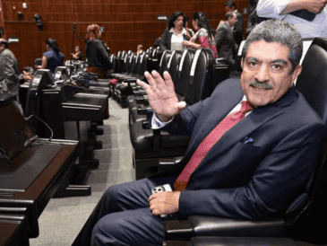 Monreal confirmó que Espino se encuentra en terapia intensiva. ESPECIAL