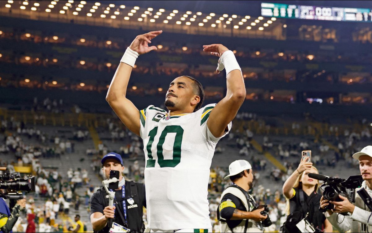 Jordan Love completó 292 yardas lanzadas y dos anotaciones. AFP/M. Reaves