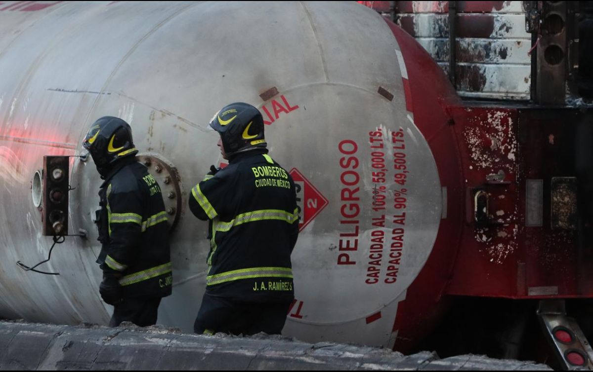 Con este fallecimiento, suman 16 víctimas mortales por la explosión de la pipa de gas LP. EFE/M. Guzmán