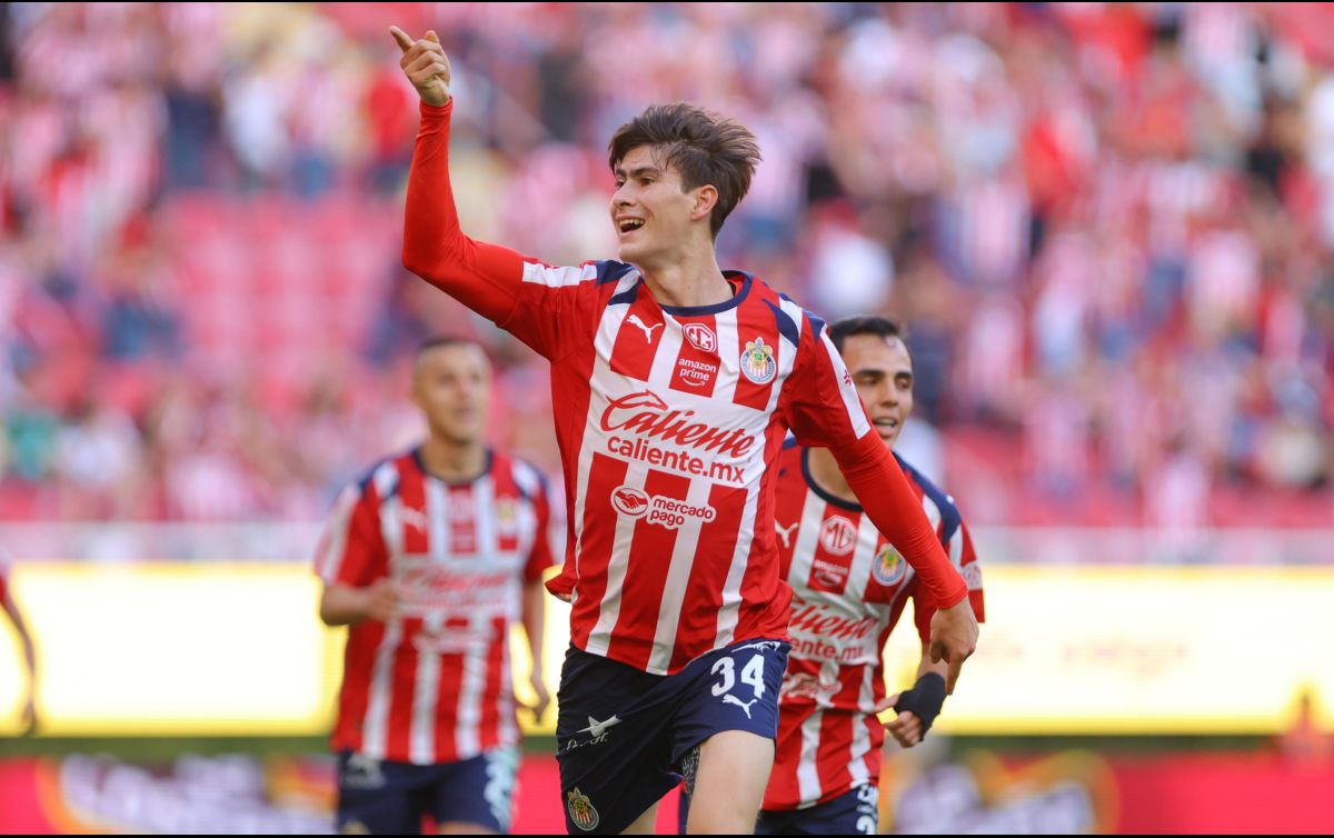 Con más de la mitad del torneo aún por disputarse, Armando González tiene la oportunidad de consolidarse como el goleador que Chivas ha buscado en los últimos años. IMAGO7