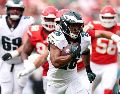 Philadelphia sorprendió en Kansas City al frenar las jugadas grandes de Patrick Mahomes y sacar un triunfo ajustado. AFP/ J. SQUIRE.
