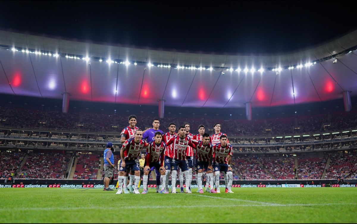 El empate puso a las Chivas en el lugar 11 de la Liga MX, con 8 puntos. IMAGO7/H. Ramírez