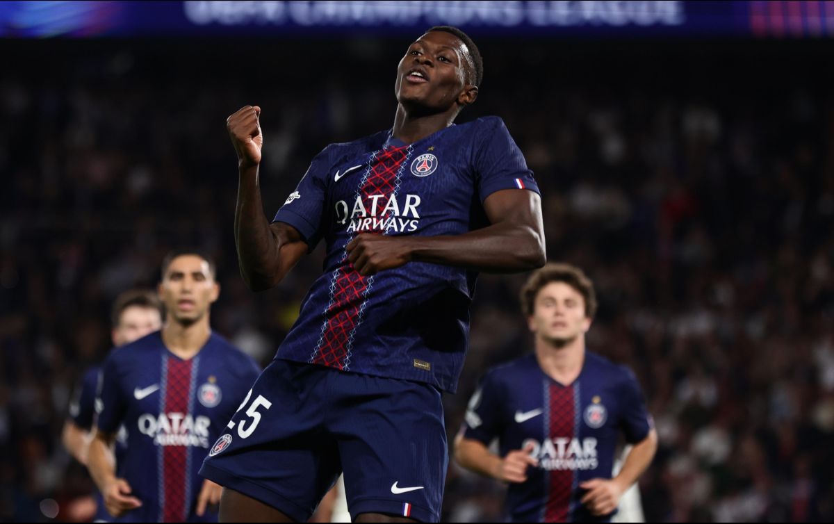 Nuno Mendes fue el autor de una de las cuatro anotaciones que el PSG consiguió frente al Atalanta. EFE/T. Suárez