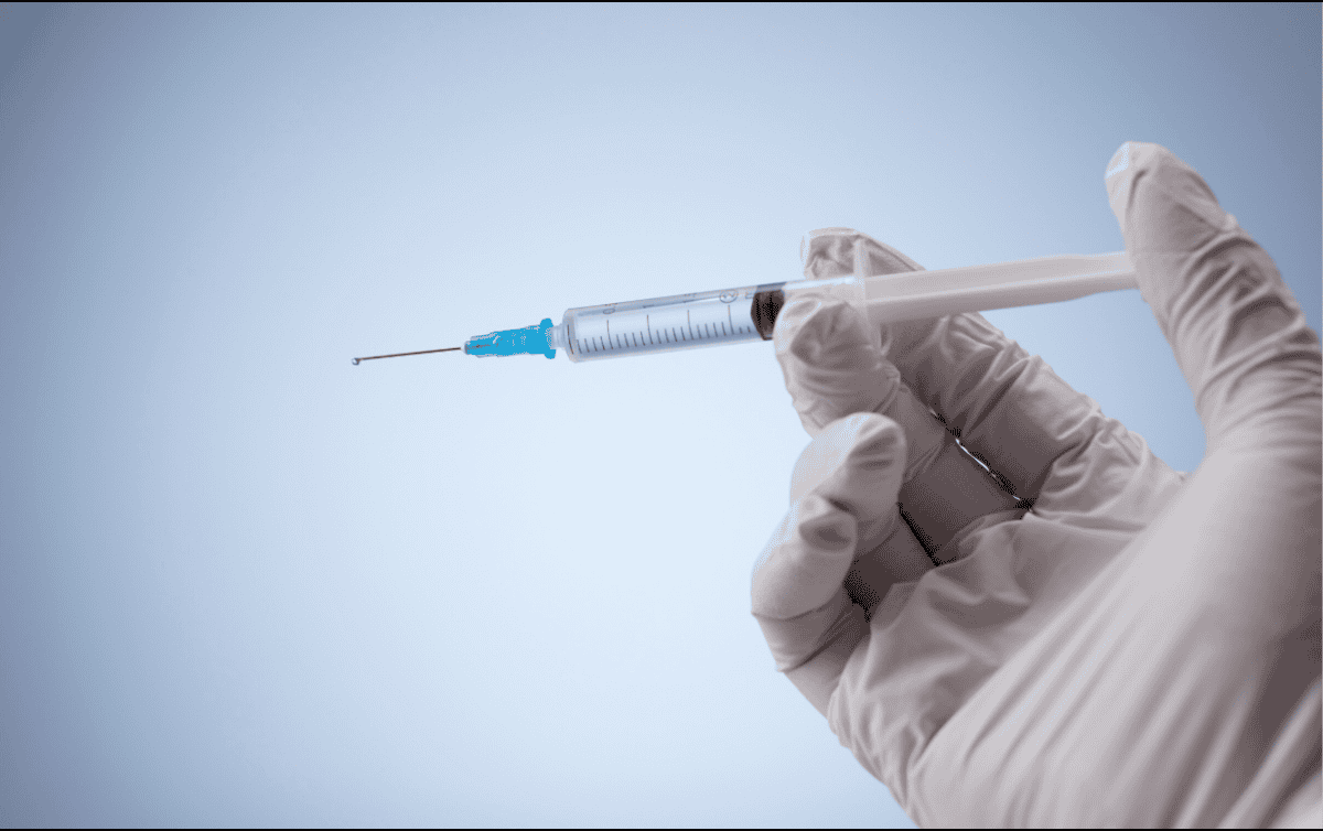 Los médicos y enfermeras que laboran en el lugar detectaron que la mujer no era una trabajadora legítima por su actitud. ESPECIAL