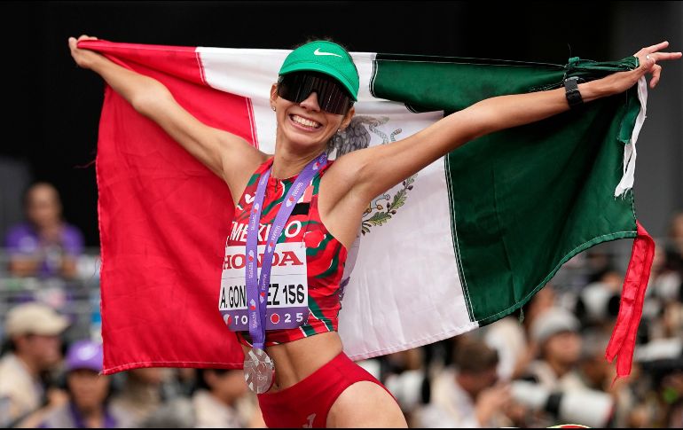 Alegna también impuso marca mexicana con 1:26:06. AP/M. Schrader