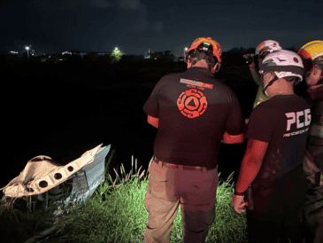 Al lugar arribó el cuerpo de bomberos de Nuevo León, rescatistas y personal de la Secretaría de la Defensa Nacional. ESPECIAL