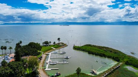 El lago de Chapala es la principal fuente de abasto para la ciudad. EL INFORMADOR/ARCHIVO