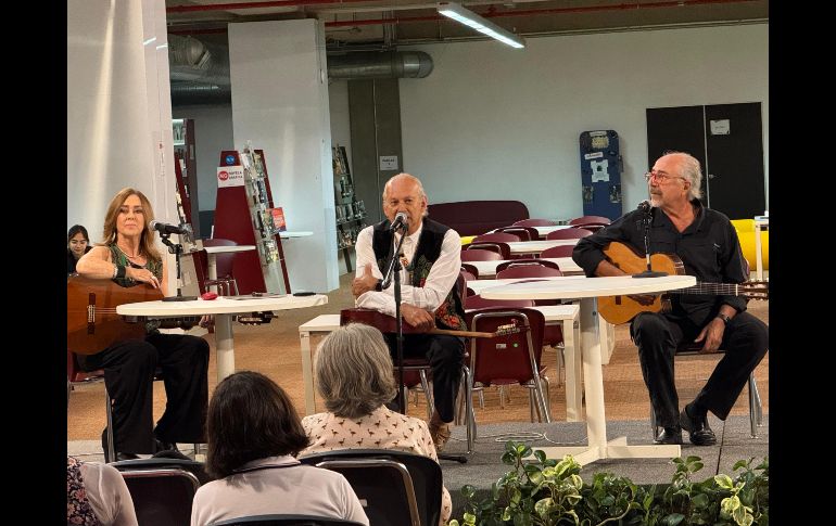 Padilla compartió que su propósito era rescatar el legado de autores fundamentales a través de la música. EL INFORMADOR / H. Navarro