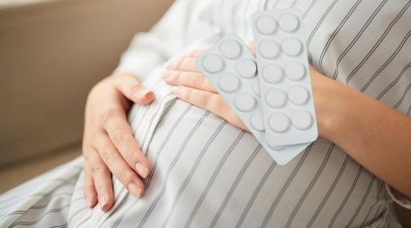 Paracetamol y embarazo: OMS aclara rumores sobre autismo. ESPECIAL / CANVA