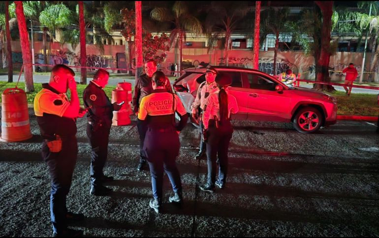 El choque ocurrió en el tramo entre las calles Boticelli y Tizano, en la colonia Vallarta La Patria. ESPECIAL / Salvando Vidas