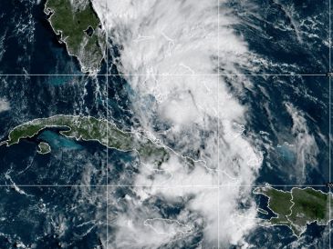 Debido a su distancia y trayectoria, "Imelda" no representa peligro para el territorio mexicano. ESPECIAL / NOAA