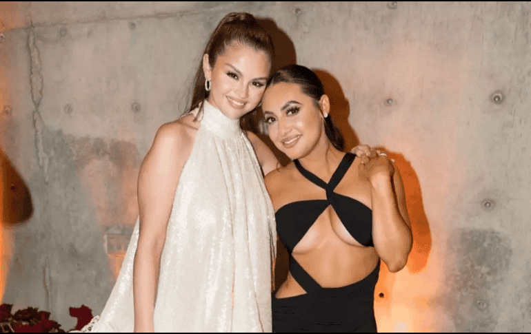 Más allá de la boda, Raisa resaltó que lo importante es ver a Selena realizada y disfrutando de su vida: “Mira, tiene vida, ya es billonaria (multimillonaria) y estoy agradecida de que pude hacer eso por ella”.  INSTAGRAM/selenagomez