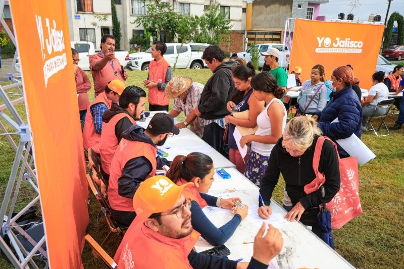  Los recursos se podrán utilizar en la compra y/o reparación de sus cocinas, estufas, recámaras y hasta carros.En la Colonia Las Lilas de este municipio se entregaron 140 apoyos para igual número de familias afectadas. EL INFORMADOR / J. Acosta