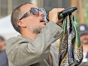 El músico se prepara para presentar su álbum “Jungle Punk Love” completo en vivo, fusionando géneros y llevando su esencia sonora también al ámbito audiovisual. CORTESÍA