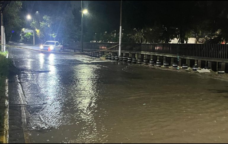 Afectaciones por la lluvia de la madrugada de este miércoles 1 de octubre. ESPECIAL/Policía Vial Jalisco