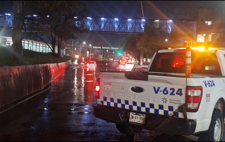 Afectaciones por la lluvia de la madrugada de este miércoles 1 de octubre. ESPECIAL/Policía Vial Jalisco
