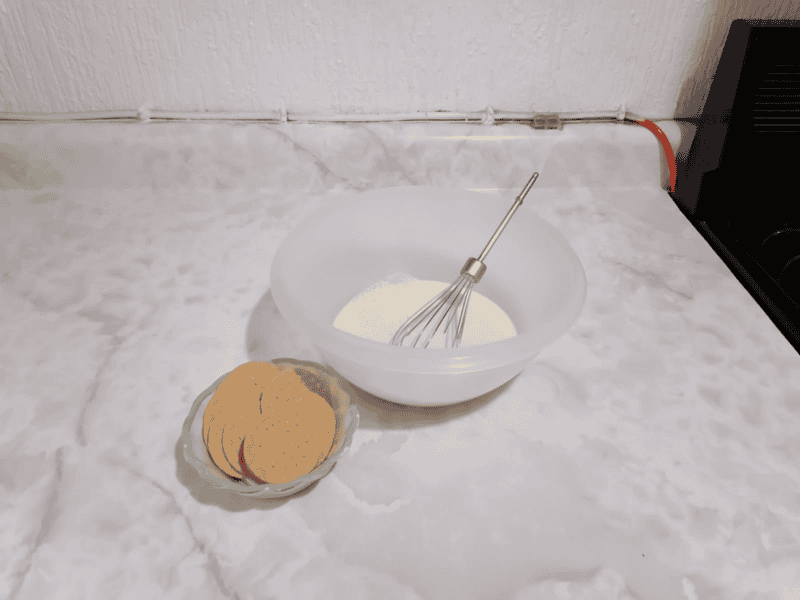  Mezcla la leche evaporada con la leche condensada. ESPECIAL / F. Flores