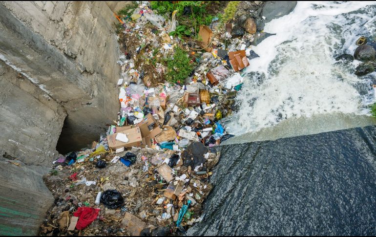 La falta de acceso a servicios básicos de saneamiento es una de las principales causas de malnutrición, ausentismo escolar, pérdida de productividad y muerte en zonas vulnerables. UNSPLASH