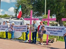 Sobrevivientes de tortura en Nuevo Laredo iniciaron una huelga de hambre frente a la Presidencia Municipal para exigir justicia y que garanticen la reparación integral a las víctimas. ESPECIAL