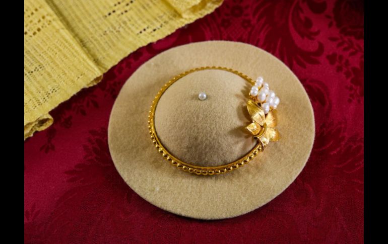 La Virgen de Zapopan será vestida con este ajuar para realizar su recorrido de regreso a la Basílica de Zapopan, luego de haber visitado las distintas iglesias y parroquias de la Metrópoli desde el pasado mes de mayo. EL INFORMADOR / A. Navarro