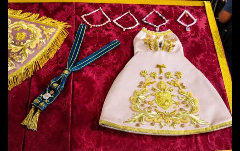 La Virgen de Zapopan será vestida con este ajuar para realizar su recorrido de regreso a la Basílica de Zapopan, luego de haber visitado las distintas iglesias y parroquias de la Metrópoli desde el pasado mes de mayo. EL INFORMADOR / A. Navarro