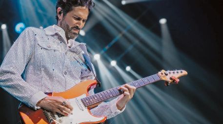 El cantante y actor regresa a los escenarios de Guadalajara con una propuesta innovadora. ESPECIAL