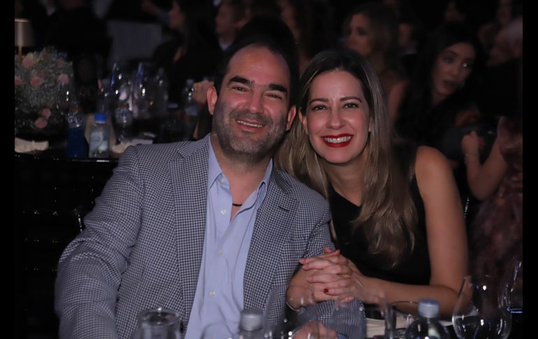 Ernesto Gómez Ibarra y Teresa Cuesta GENTE BIEN JALISCO / Revista del 10 de octubre 2025